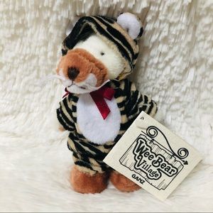SABER TIGER Wee Bear Village Ganz Vintage